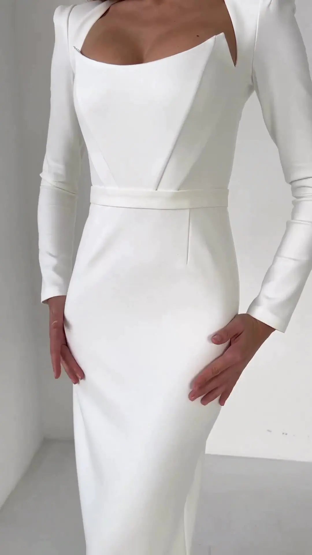 Vestido de Moda con Cinturón y Manga Larga Horn