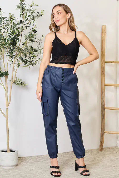 Pantalones Jogger Kristen de Cuero Sintético