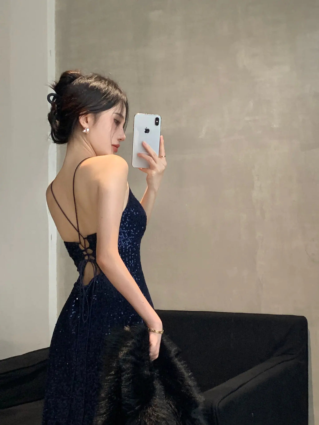 Maxi elegante con escote en V y lentejuelas